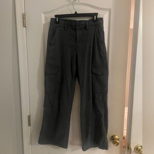 American Eagle women’s dreamy drape cargo pants; sz 2 short; NWT